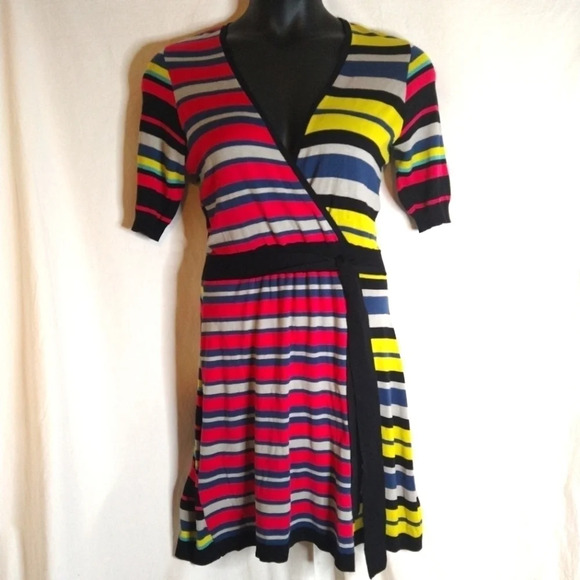 BCBGMaxAzria Dresses & Skirts - 𝅺bcbg Colorful Knitted Dress EUC 💗